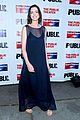anne hathaway julianna margulies hubby keith lieberthal step out for the public 02