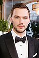 nicholas hoult chatted with jennifer lawrence at golden globes 2016 04