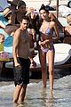 sara shows off her bikini body on vacation with oliver 02