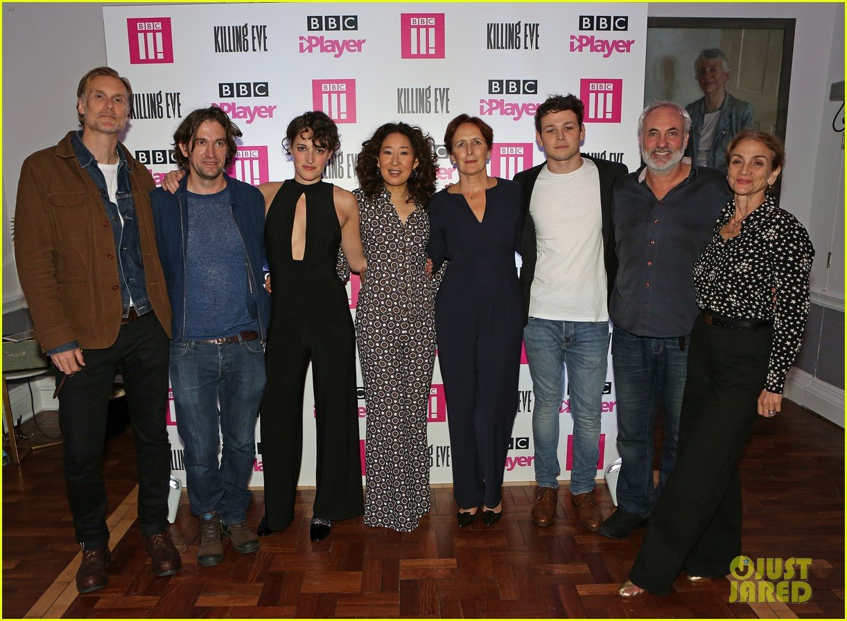 sandra oh joins killing eve co stars at special screening in london 034139314