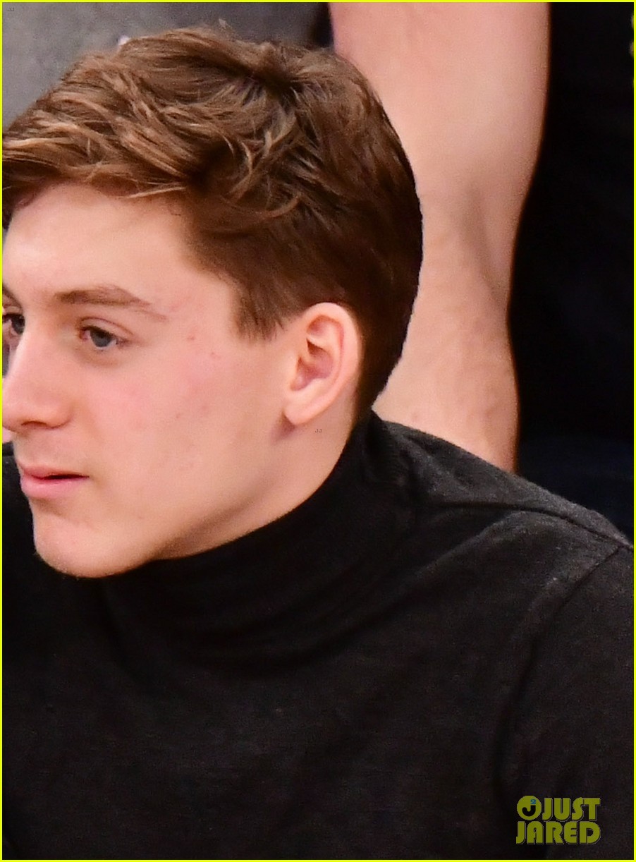 matthew broderick sits courtside at knicks game with son james wilkie 054223197