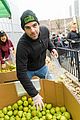 zachary quinto helps distribute food with city harvest ahead of thanksgiving 06
