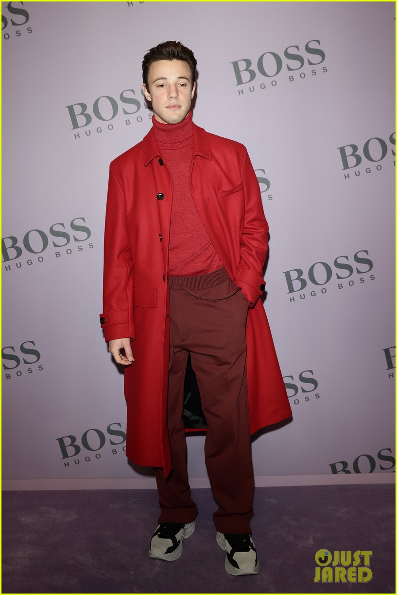 madelaine petsch surrounds herself with friends at boss fashion show in milan 034441143
