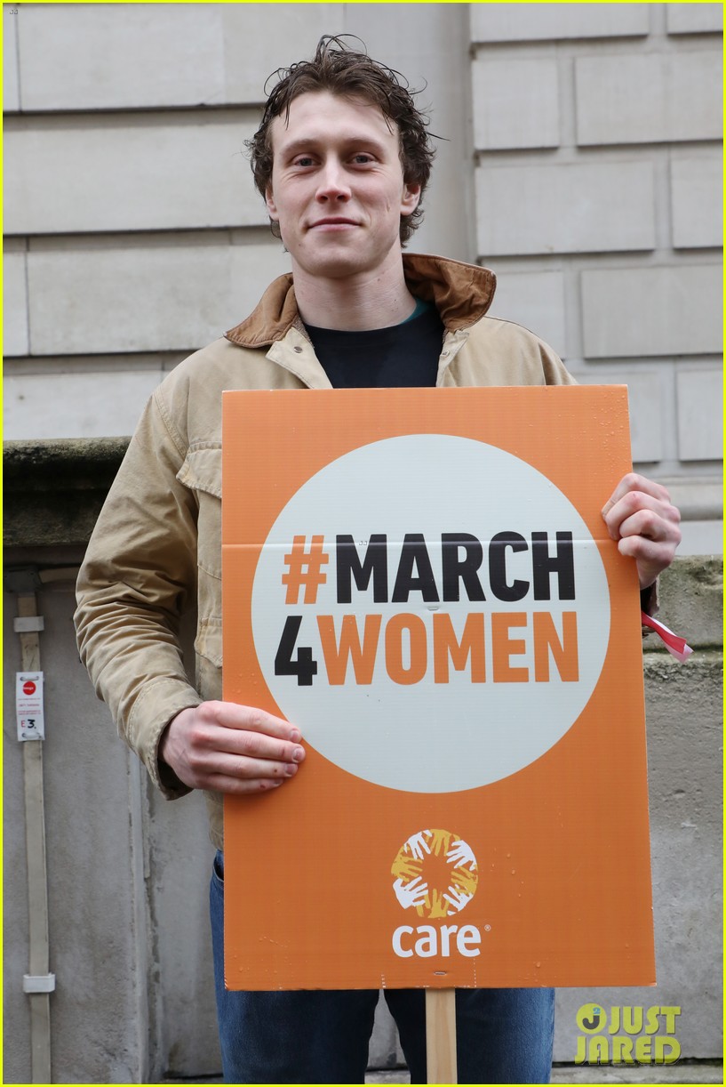 natalie dormer tackles gender pay gap at international womens day march in london 034447599