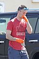 freddie prinze jr takes extra precaution at the post office 05