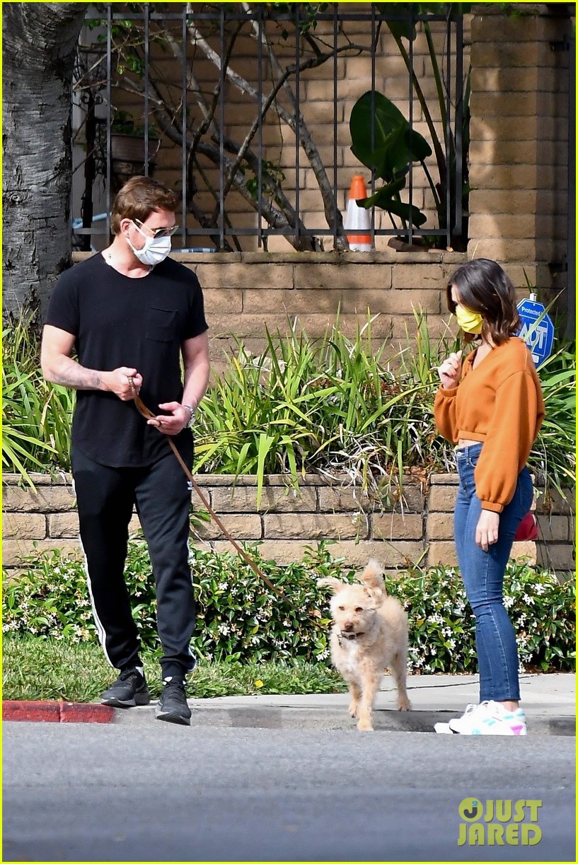 dylan mcdermott walks his dog with model erica souza 034463556