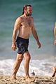 joel edgerton fit shirtless bod at the beach 05