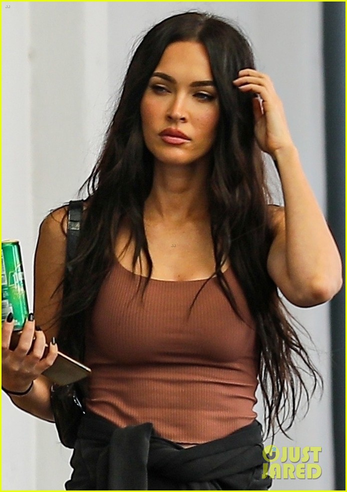 megan fox kicks off her day with trip to skincare clinic 044588620