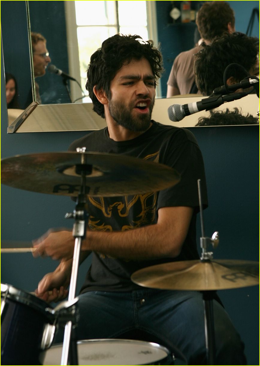 Adrian Grenier Drums Up The Oscars: Photo 51161 | Adrian Grenier Photos