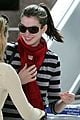 anne hathaway airport sunglasses 01