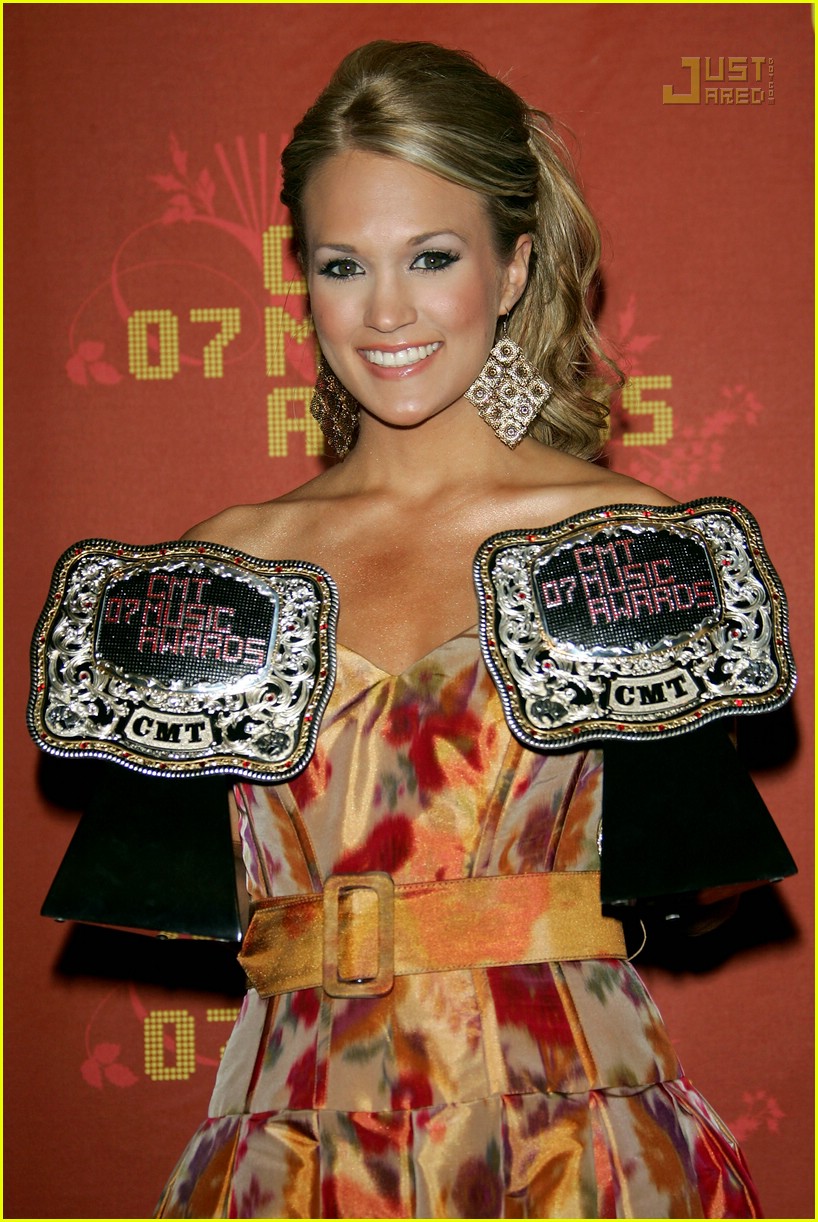 carrie underwood country music awards 2007 33112101