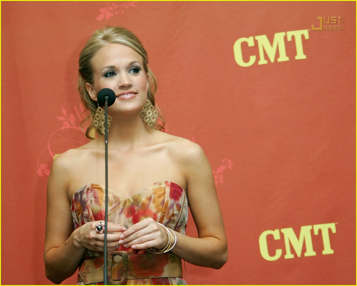 carrie underwood country music awards 2007 37112141