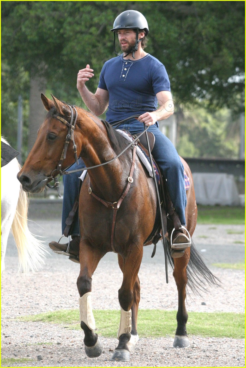 hugh jackman horseback 08102391