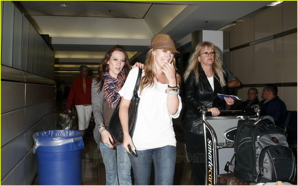 hilary haylie duff airport 01406531