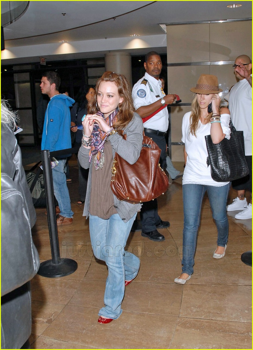 hilary haylie duff airport 04164281