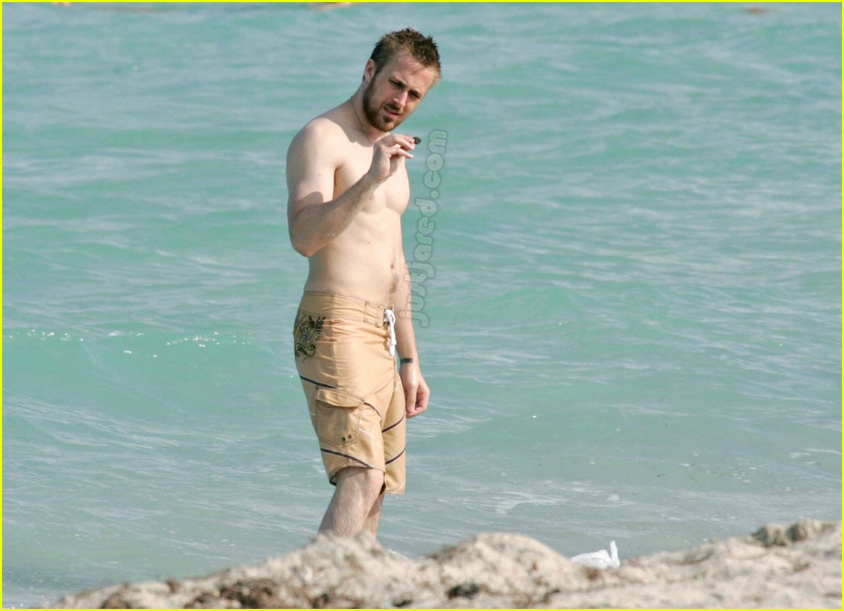 Ryan Gosling Physique - At the Ocean