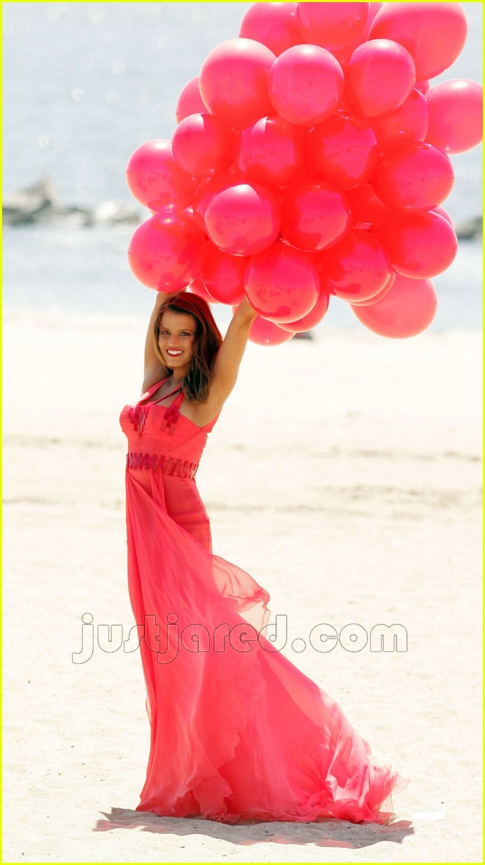 jessica simpson z balloons 02156291