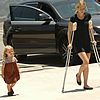 gwyneth paltrow crutches 01