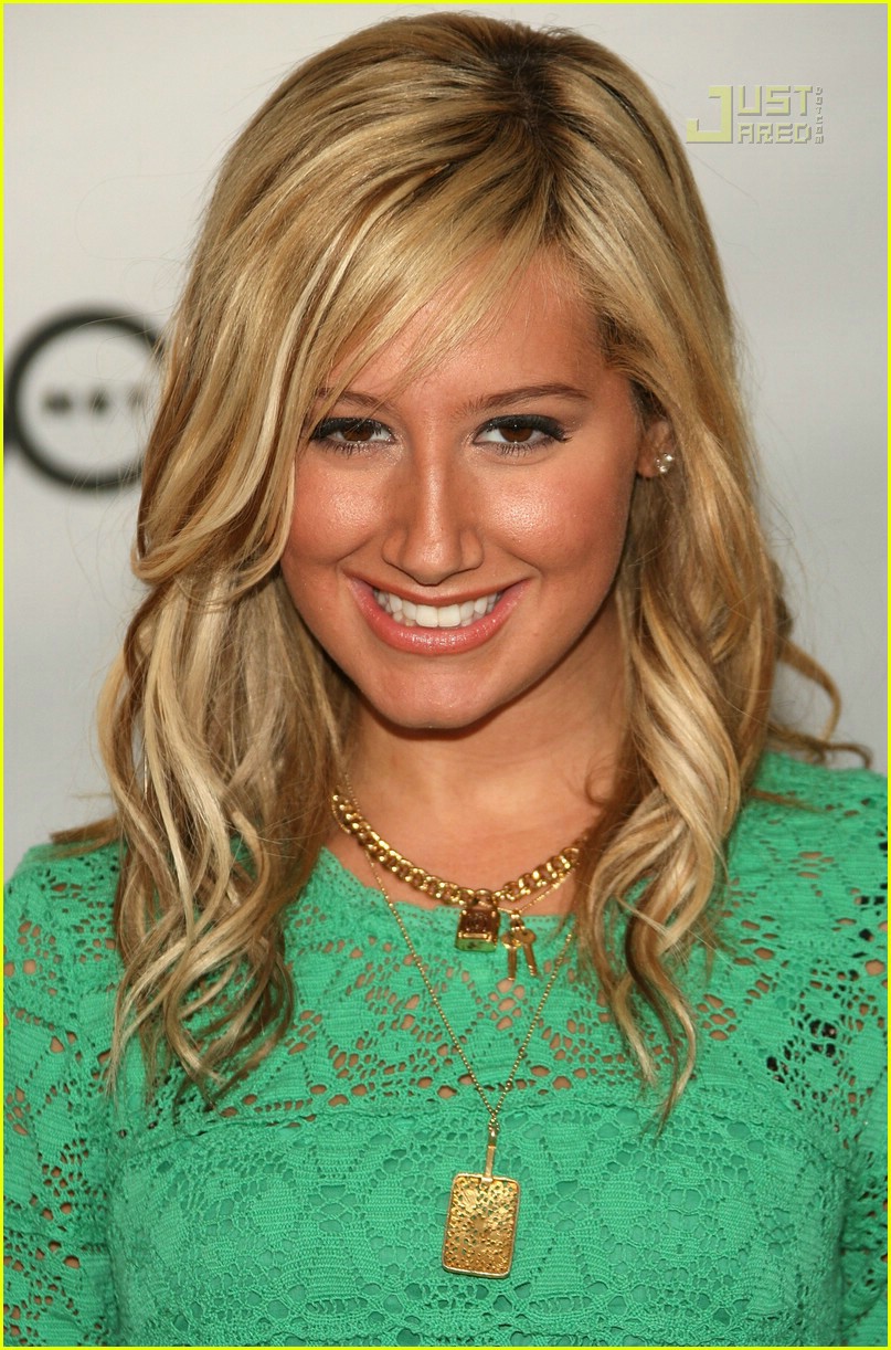 Fashion Faceoff Juicy Couture Dress Photo 509211 Ashley Tisdale