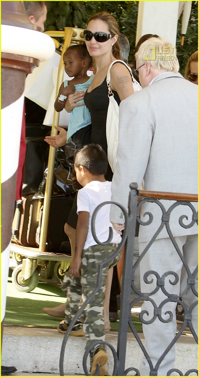 JoliePitts Venice Film Festival 2007 Photo 560051 Angelina Jolie(01)