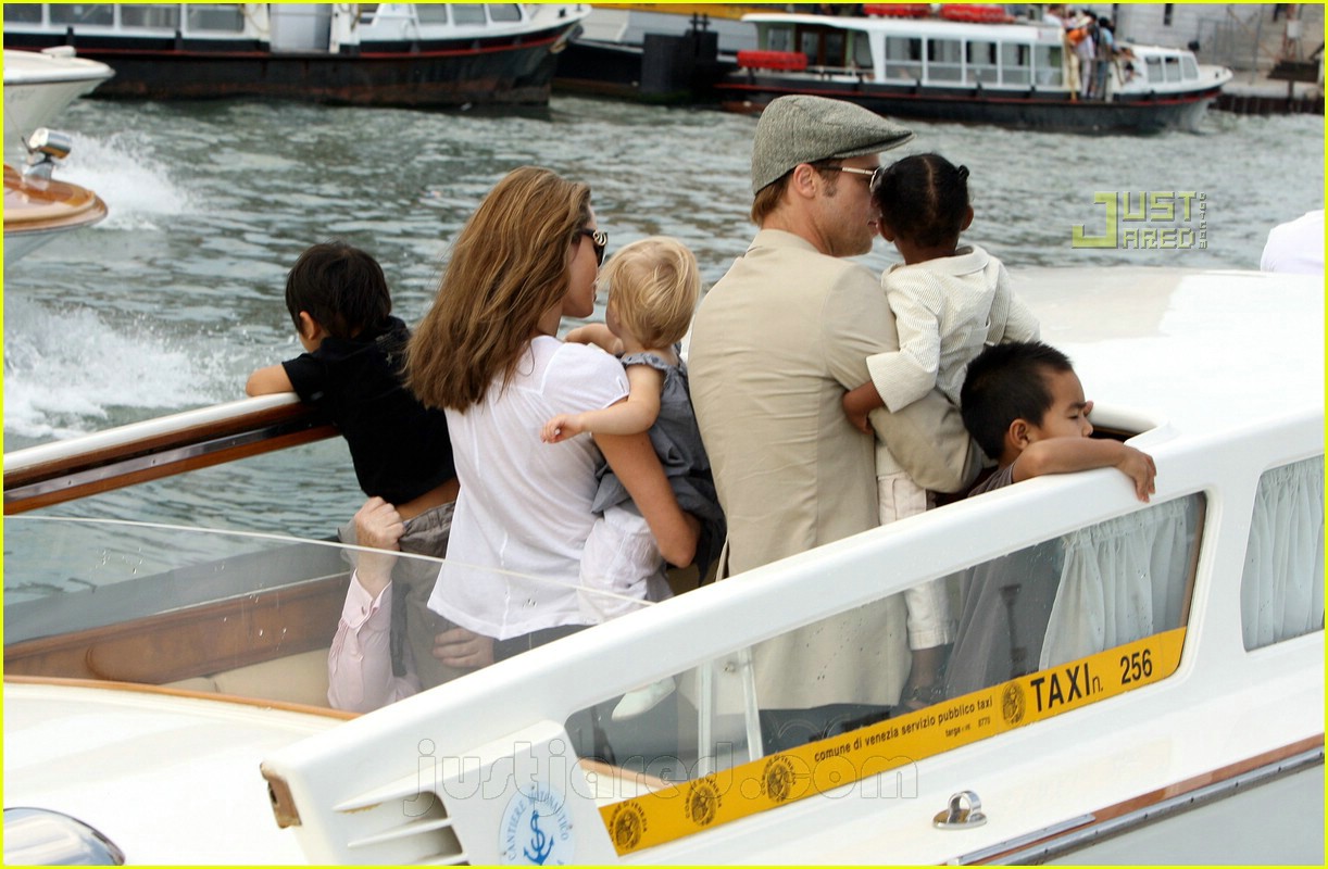 brad angelina water taxi ride 24562161