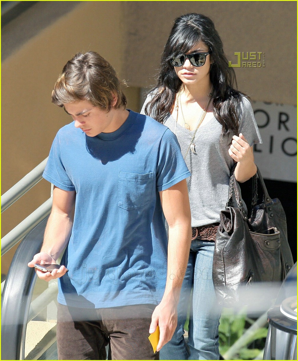 Zanessa: Pizza Pizza!: Photo 612691 | Vanessa Hudgens, Zac Efron