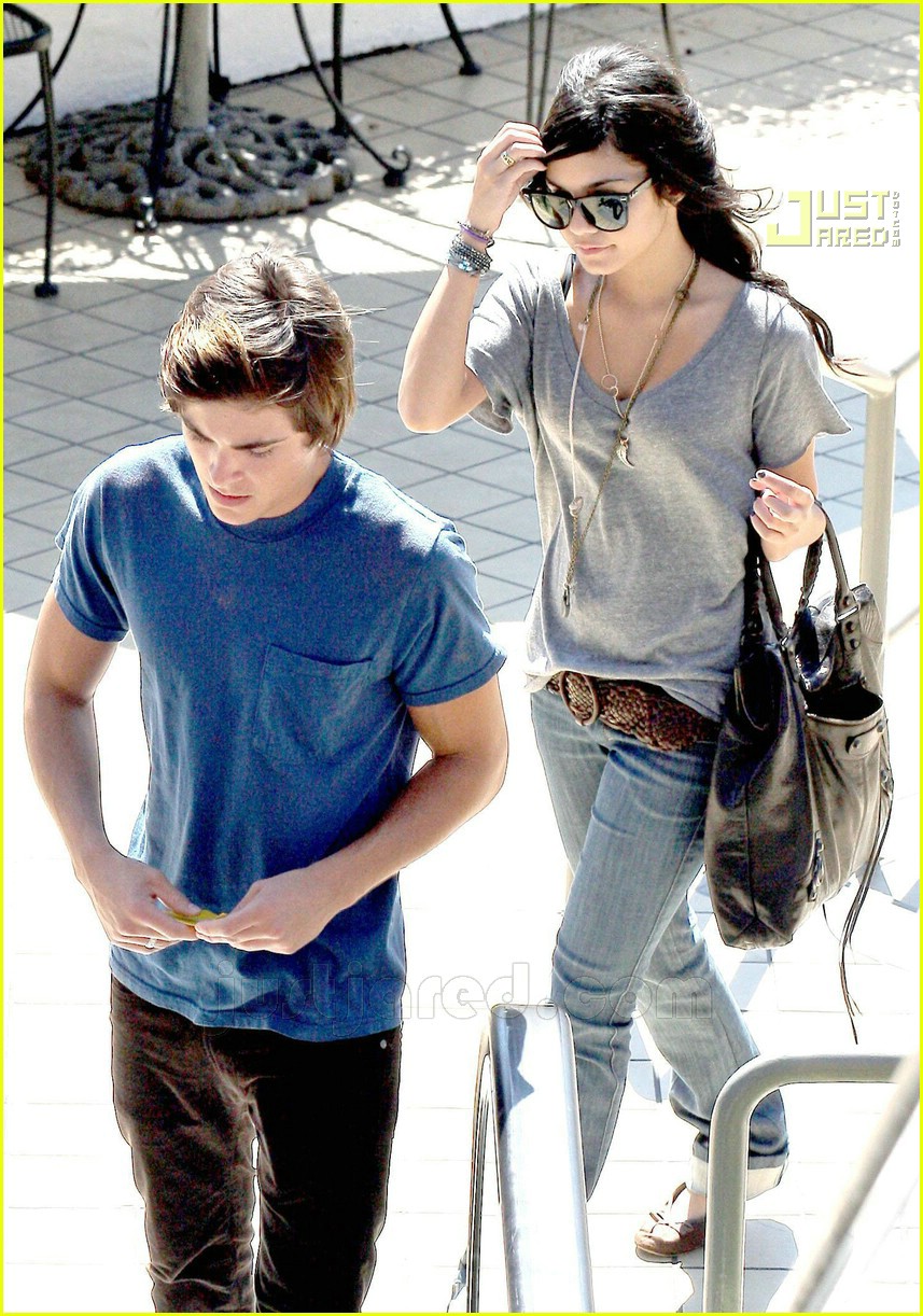 Zanessa: Pizza Pizza!: Photo 612691 | Vanessa Hudgens, Zac Efron