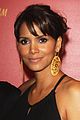 halle berry maternity chic 62