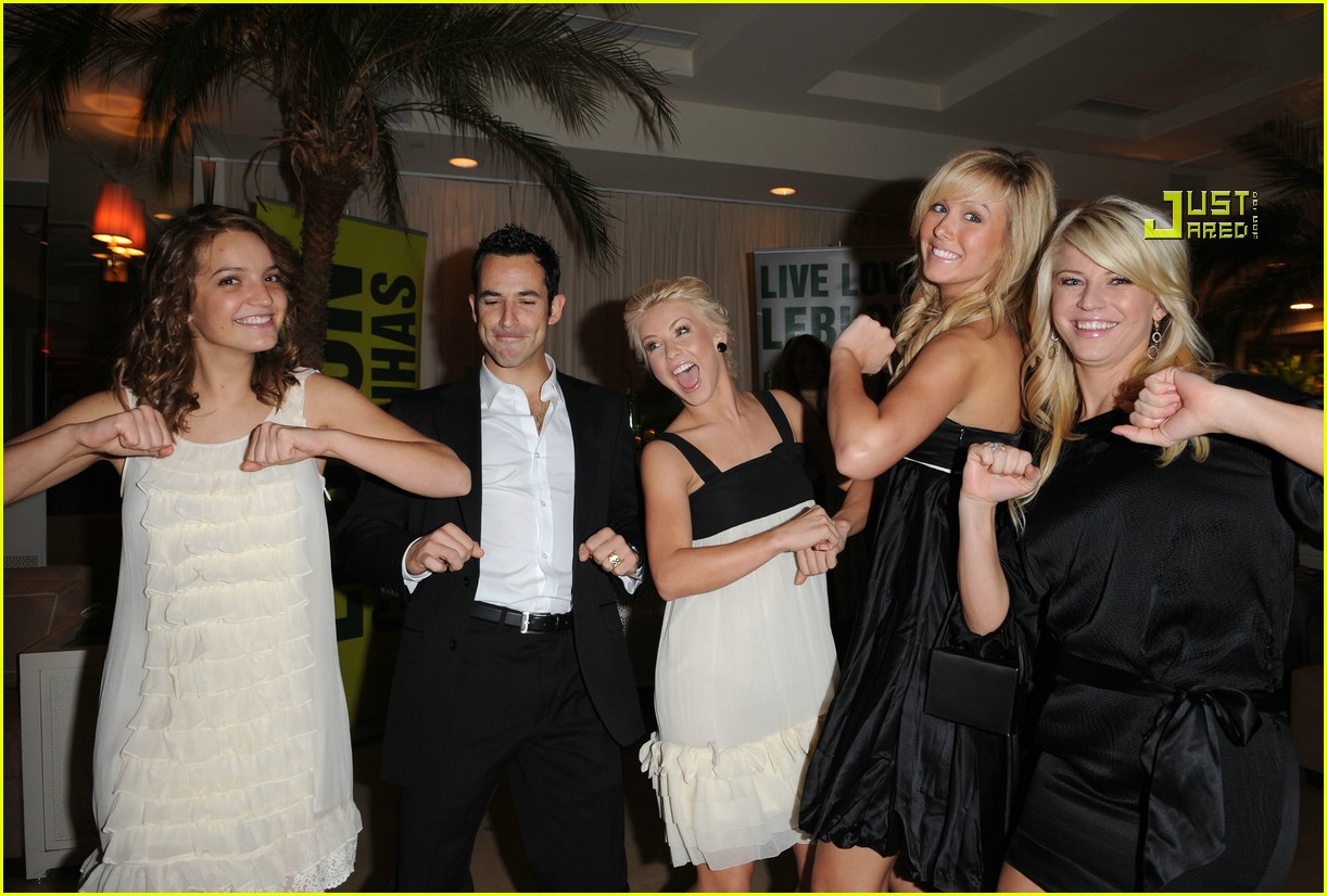 helio castroneves julianne hough party 59800991