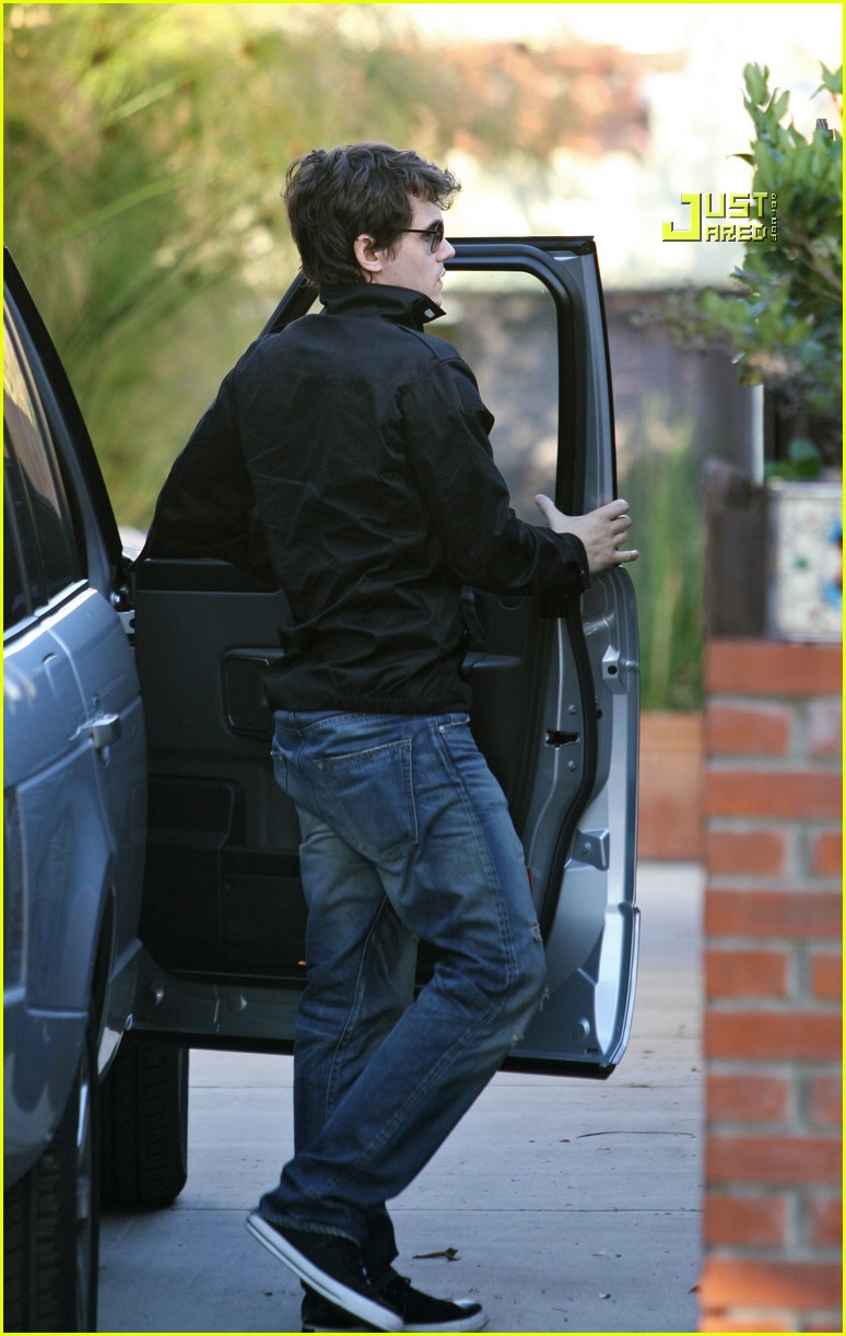John Mayer Sweatin' To The Oldies: Photo 798141 | Photos | Just Jared ...