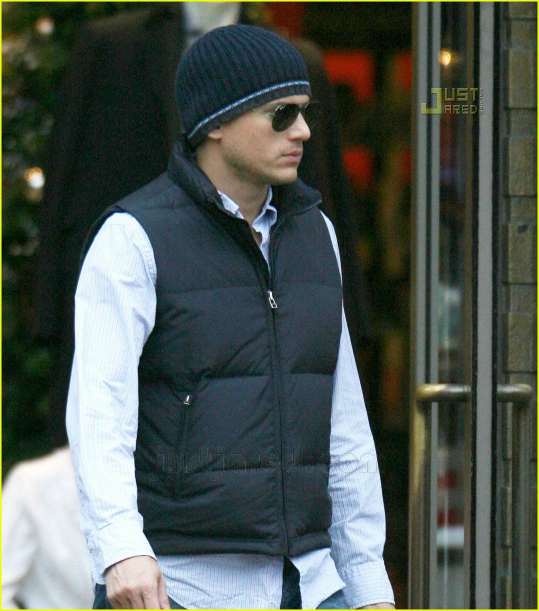 wentworth miller christmas shopping 02809761