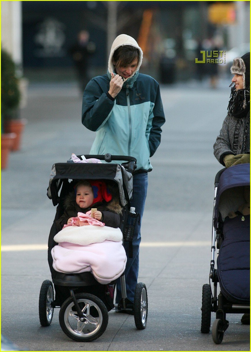 Violet Affleck is a Cracker Baby: Photo 831141 | Photos | Just Jared