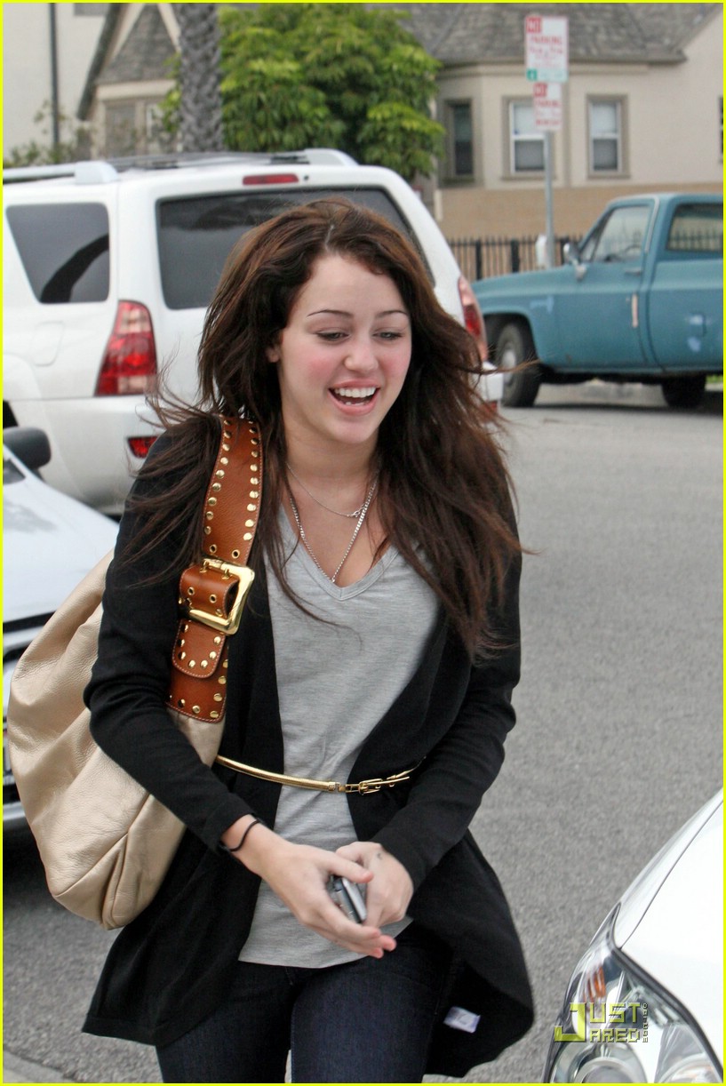 miley cyrus gold 05966811
