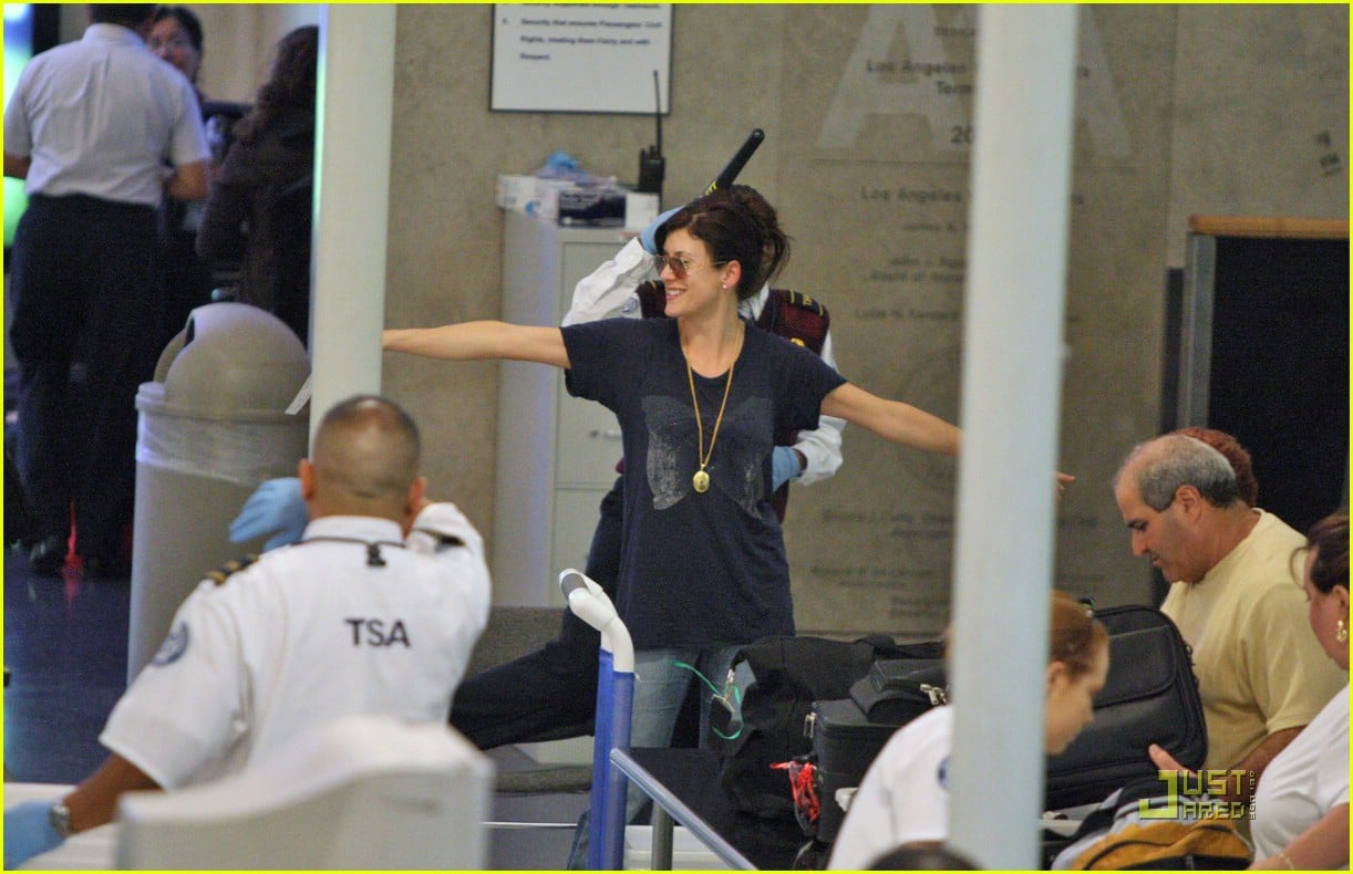 kate walsh airport security 17946751