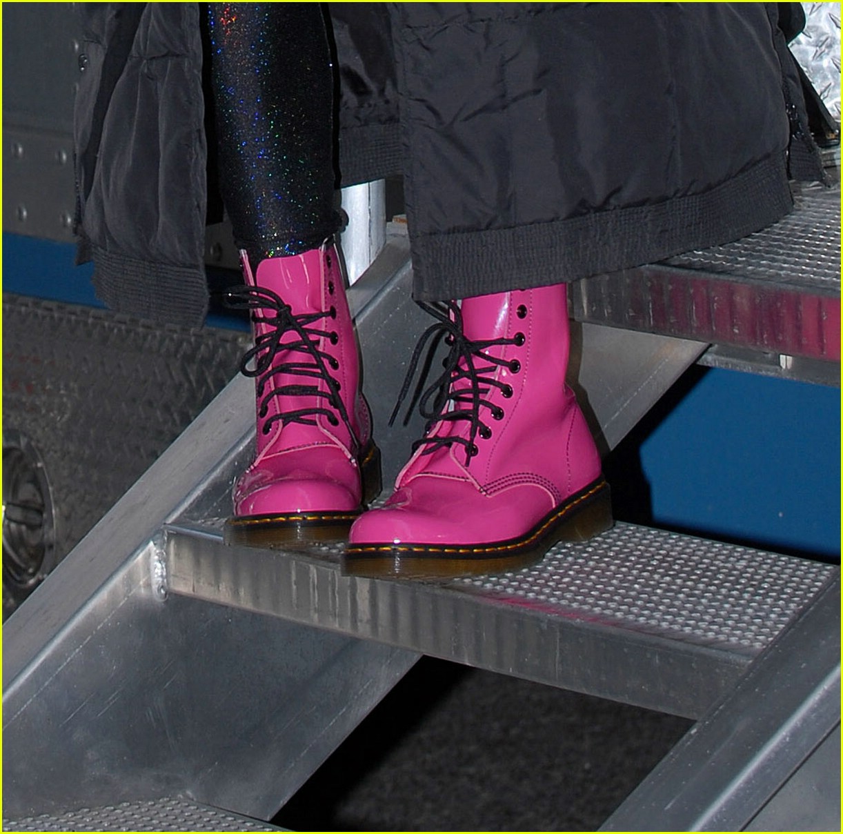 chace crawford pink boots 03