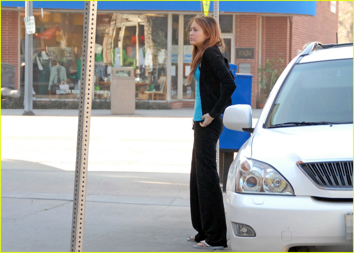 miley mother daughter coffee run 02