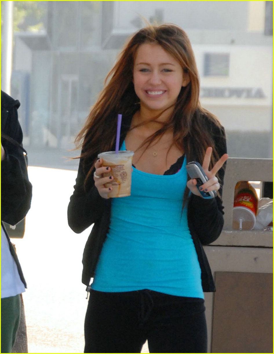 miley mother daughter coffee run 07993181