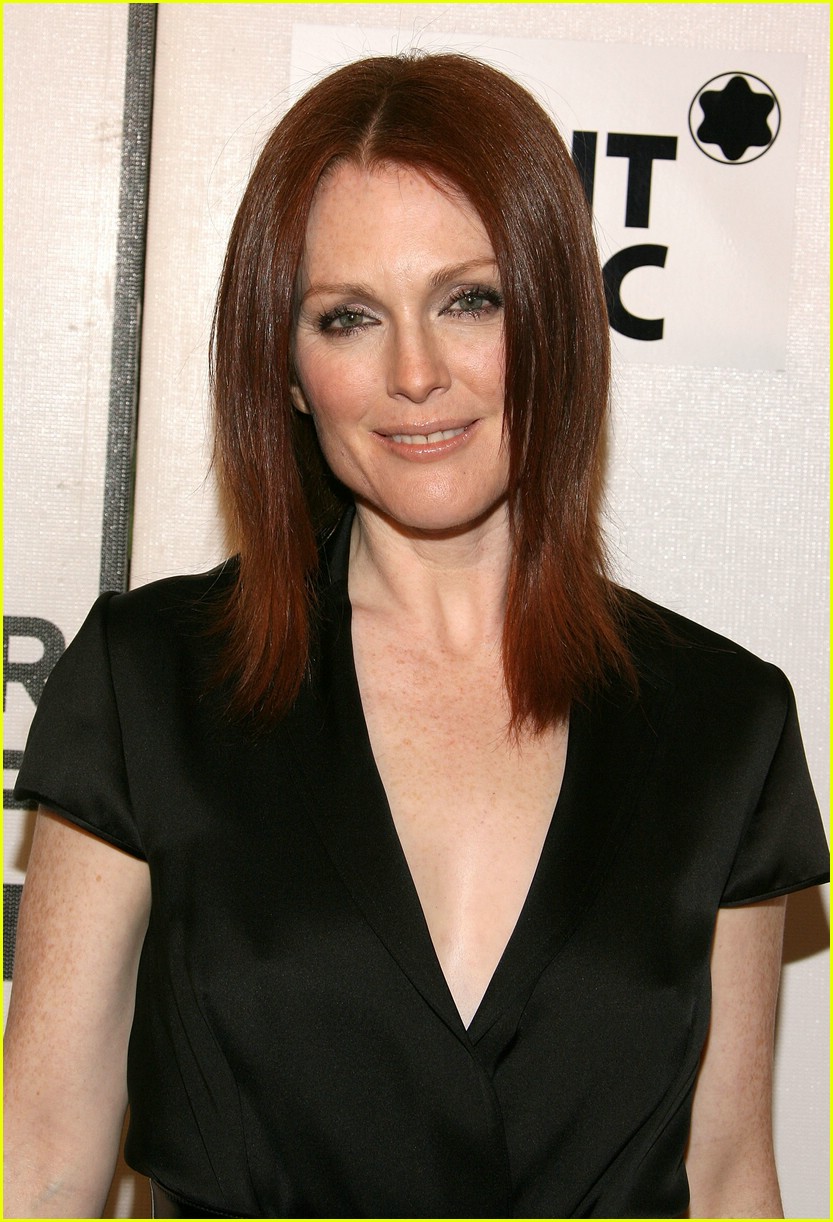 julianne moore fish out of water 071092821