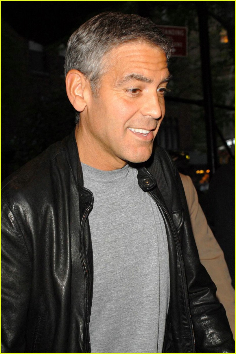 Clooney and Sarah Larson Meet at MET Photo 1111361 Photos
