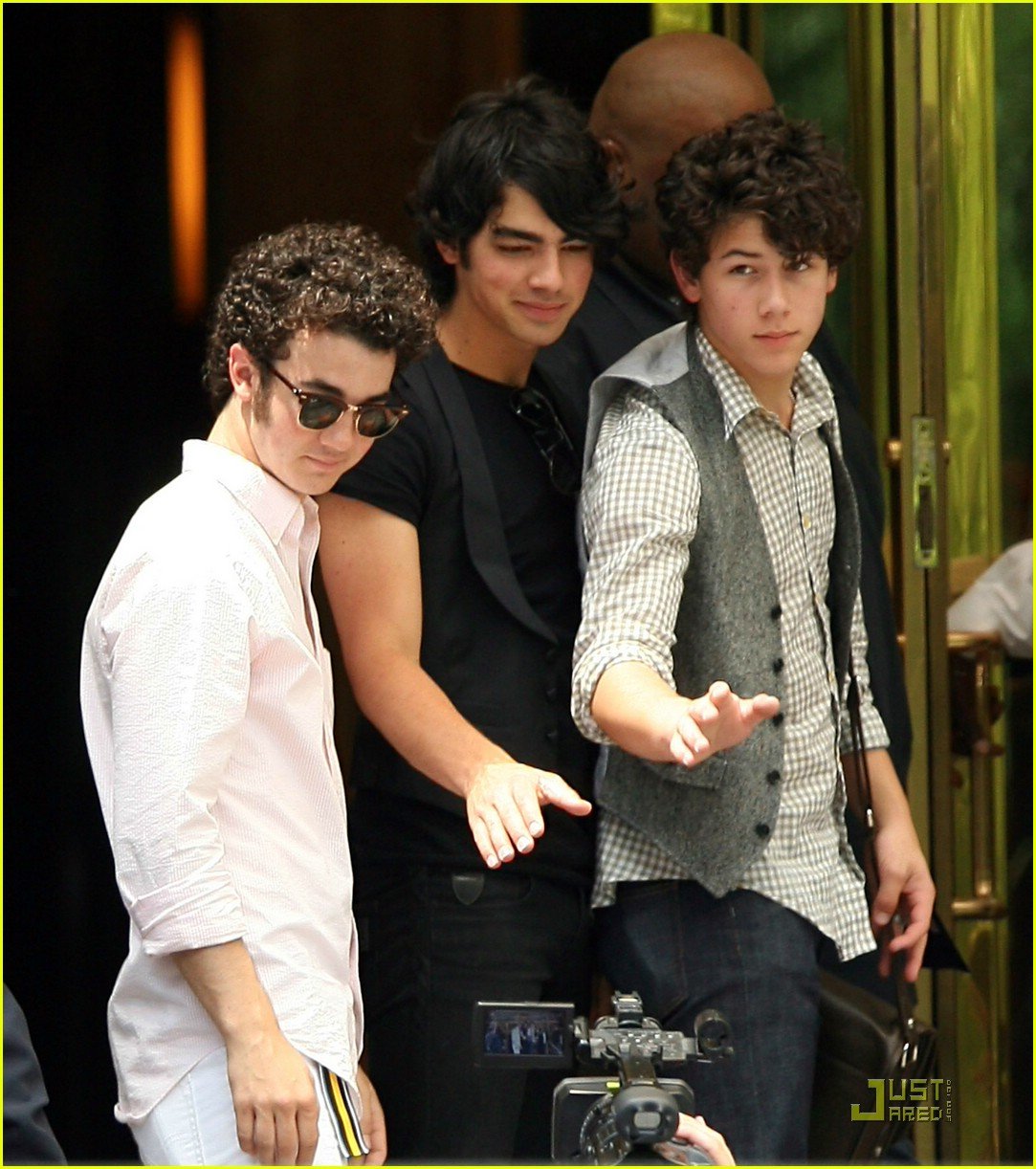 the jonas brothers camp rock premiere 121196581