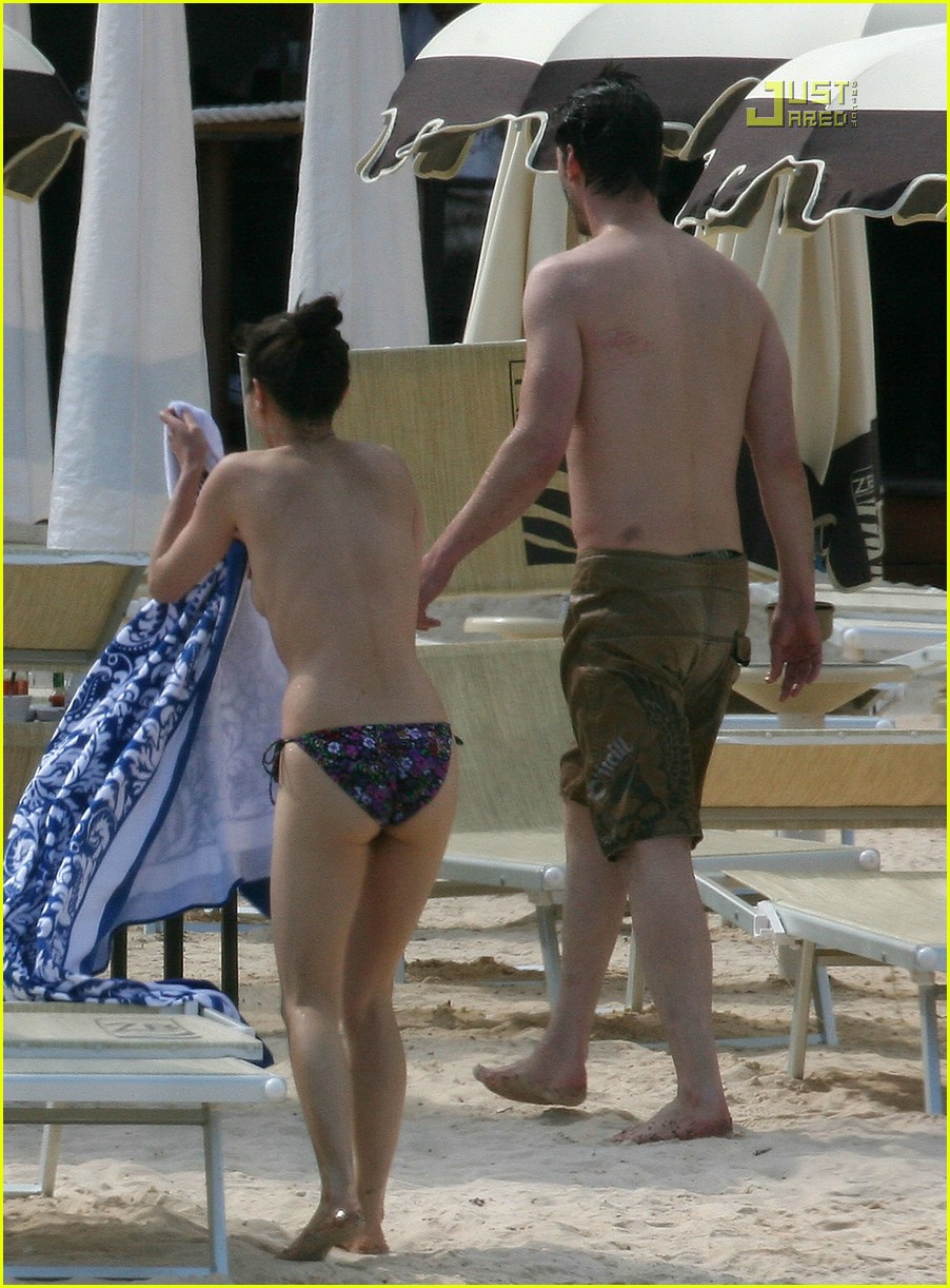 Keanu Reeves Is Shirtless China Chow Is Topless Photo 1205571 Photos Just Jared Celebrity