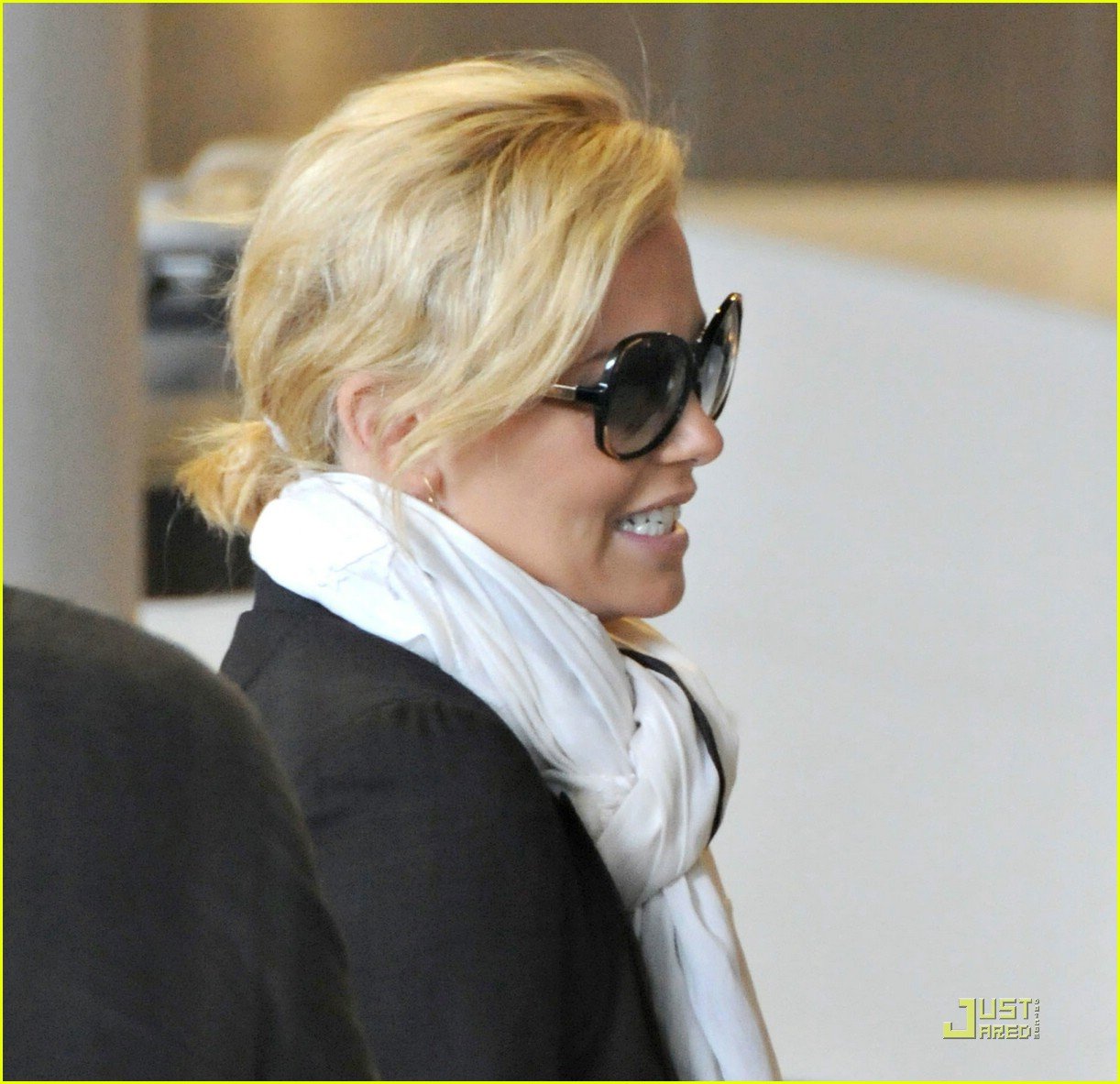 charlize theron french flight 011202681