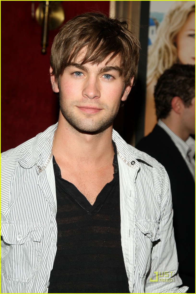 Chace Crawford Pulls Up His Traveling Pants Photo 1303921 Photos