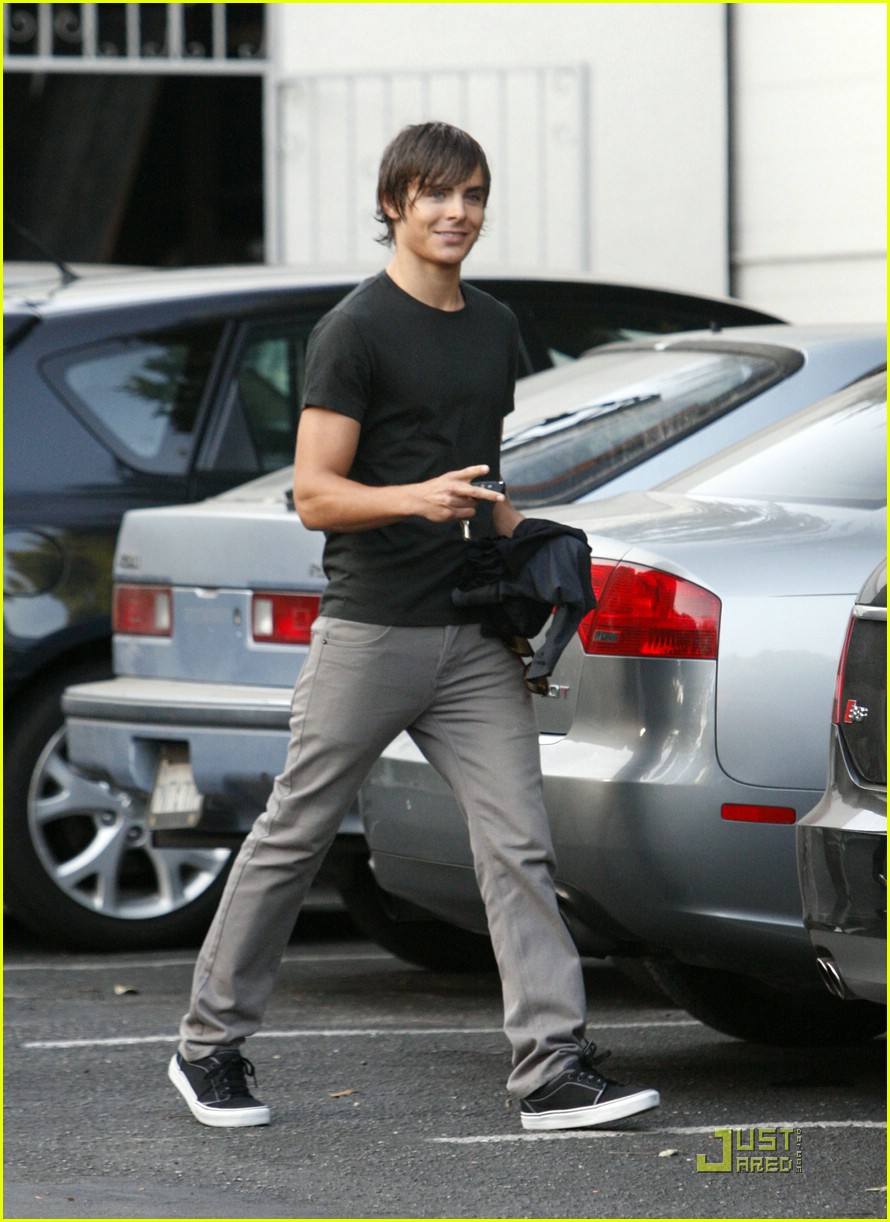 Who is Zac Efron's Mystery Woman?: Photo 1298201 | Zac Efron Photos ...