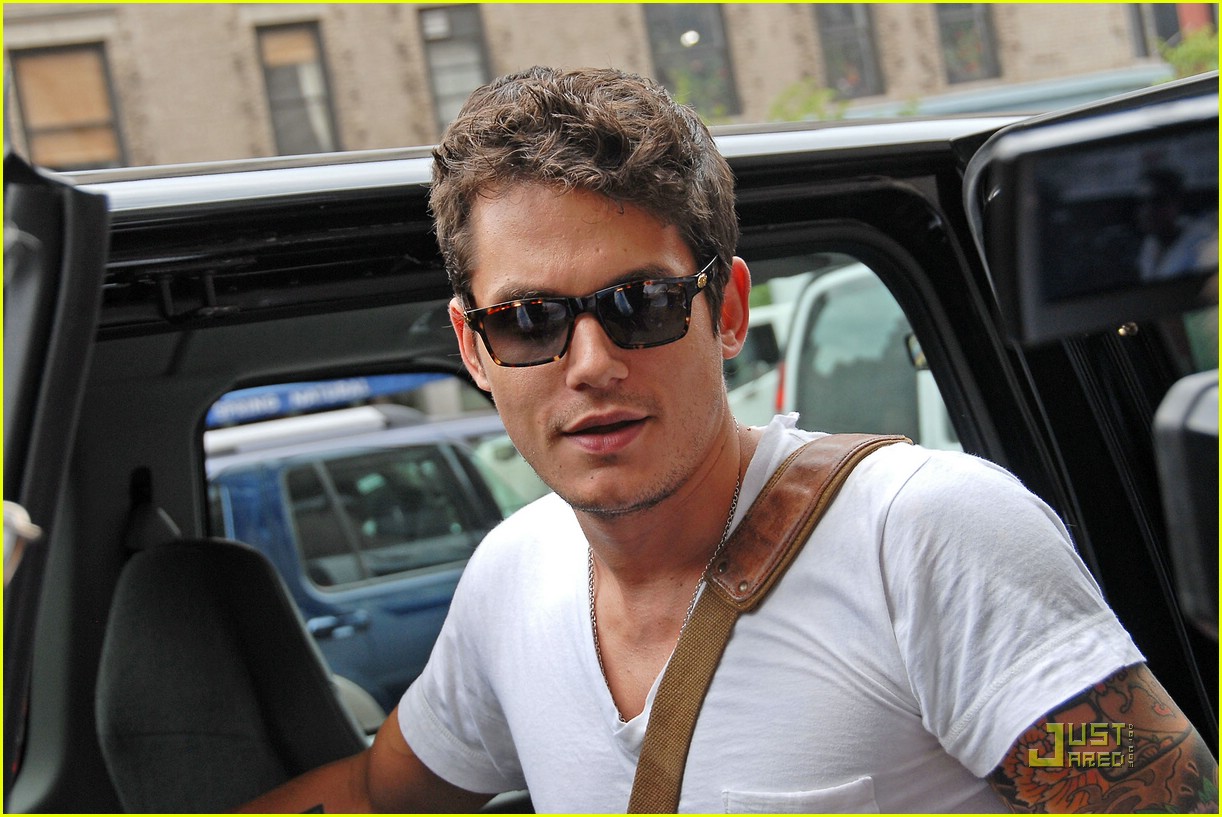 John Mayer Drinks Jen's Water: Photo 1261281 | Photos | Just Jared ...
