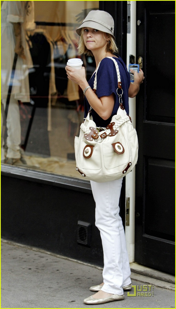 reese witherspoon sienna miller store 021245191