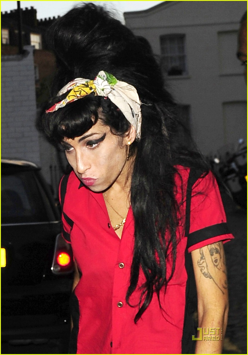 amy winehouse party pooper 031286941