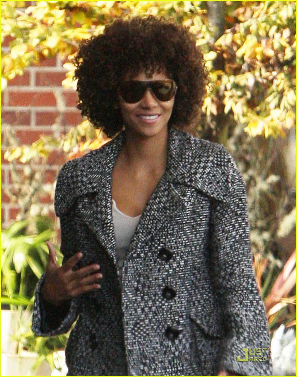 halle berry afro 031508721