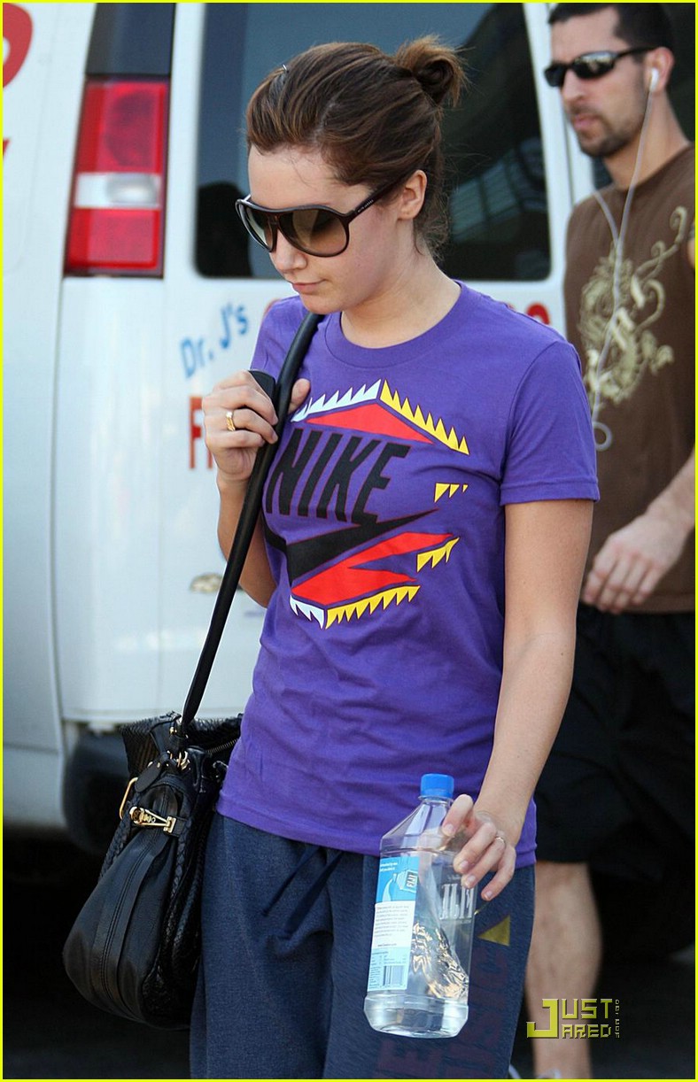 ashley tisdale nike outfit 021515621