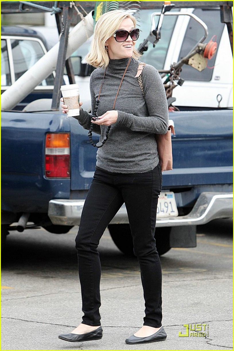reese witherspoon starbucks 04